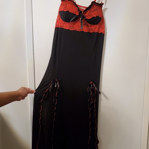 Night Slip - Picture 1 of 1